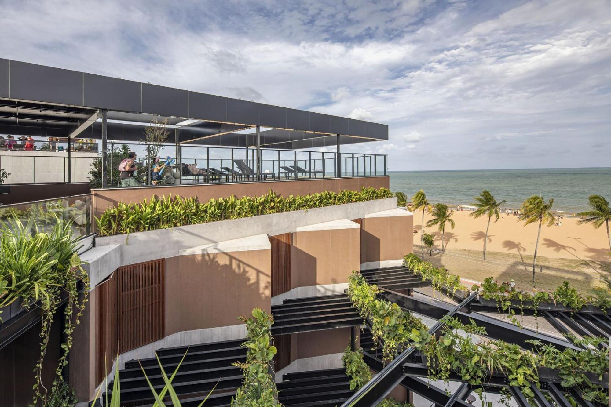 Ba'Ra Hotel João Pessoa Exterior foto The rooftop bar at the hotel